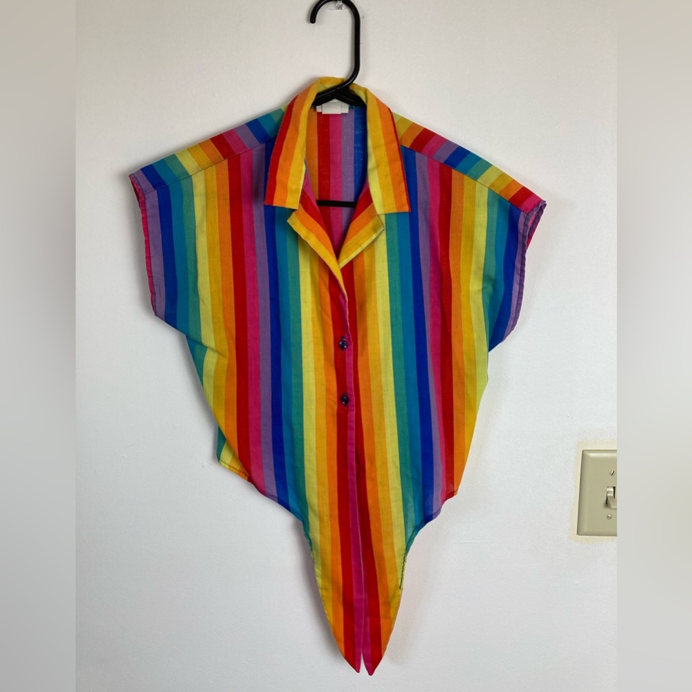 Vintage Rainbow Cropped Button-up Top - Picture 2 of 7